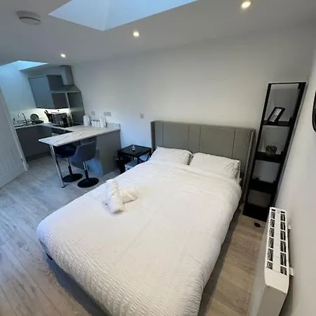 Whitsun - Brand New Listing! شقة