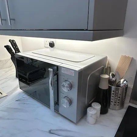 شقة Whitsun - Brand New Listing! *
