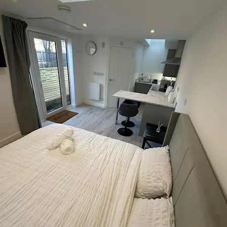 Whitsun - Brand New Listing! شقة *
