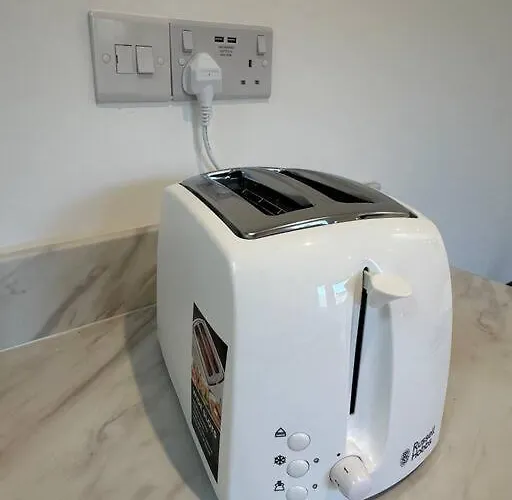 Whitsun - Brand New Listing! 아파트 브리스틀